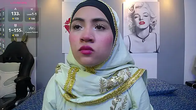 Neesha   online show from November 17, 2025, 8:13 pm