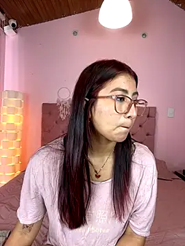 saramooon online show from October 27, 2025, 1:34 pm