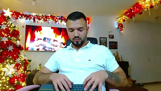 Snapshot of mathewv_ chatting on November 11, 2025, 4:40 am mathewv online show from November 11, 2025, 4:40 am