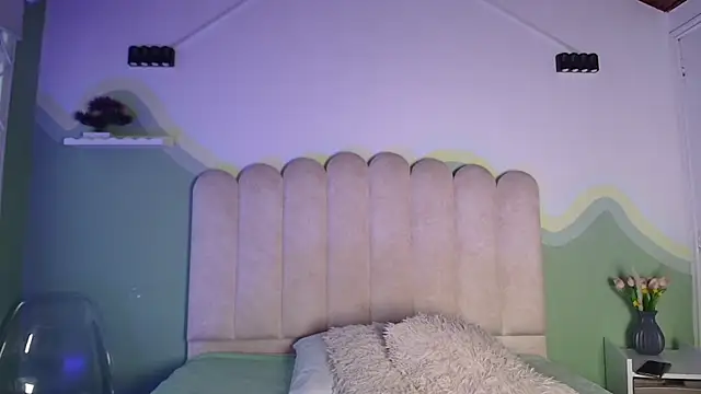 BiancaLuxx  online show from April 13, 2026, 11:25 am