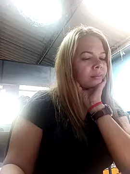 Snapshot of vicoria_09 chatting on November 4, 2025, 6:22 pm vicoria 09 online show from November 4, 2025, 6:22 pm