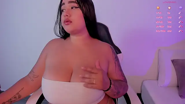 Snapshot of dalia_spinters chatting on November 21, 2025, 7:35 pm dalia spinters online show from November 21, 2025, 7:35 pm