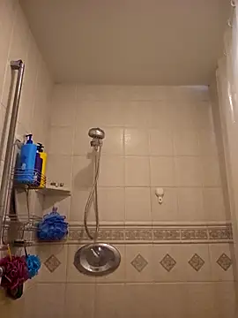 Snapshot of Roddog18 chatting on March 22, 2026, 11:06 pm Roddog18 online show from March 22, 2026, 11:06 pm