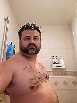 Snapshot of Roddog18 chatting on April 3, 2026, 6:53 am Roddog18 online show from April 3, 2026, 6:53 am