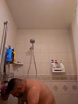 Snapshot of Roddog18 chatting on April 11, 2026, 2:08 am Roddog18 online show from April 11, 2026, 2:08 am