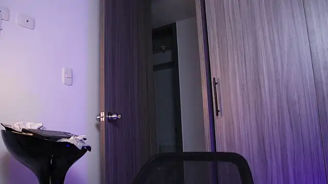 Snapshot of SOY_MIKE chatting on December 22, 2025, 11:38 pm SOY MIKE online show from December 22, 2025, 11:38 pm