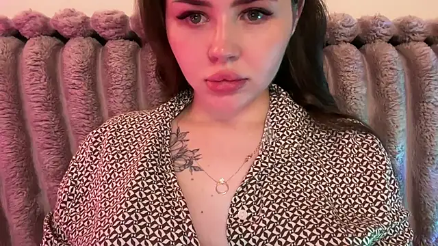 AlmaryKim online show from July 7, 2026, 9:07 pm
