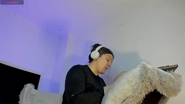 Snapshot of Anny_ferrer1 chatting on April 15, 2026, 10:10 pm Anny ferrer1 online show from April 15, 2026, 10:10 pm