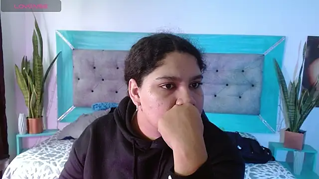 Snapshot of roxx_iie chatting on January 8, 2026, 12:11 pm roxx iie online show from January 8, 2026, 12:11 pm