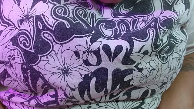 Snapshot of roxx_iie chatting on November 17, 2025, 2:21 pm roxx iie online show from November 17, 2025, 2:21 pm