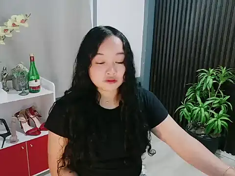 UrFavouriteCravings online show from December 16, 2025, 1:43 am