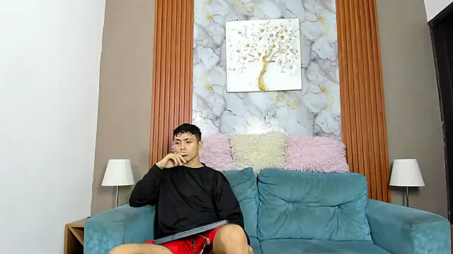 VERY HOT GUYS online show from May 15, 2026, 7:17 am