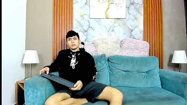 VERY HOT GUYS online show from May 26, 2026, 7:17 am