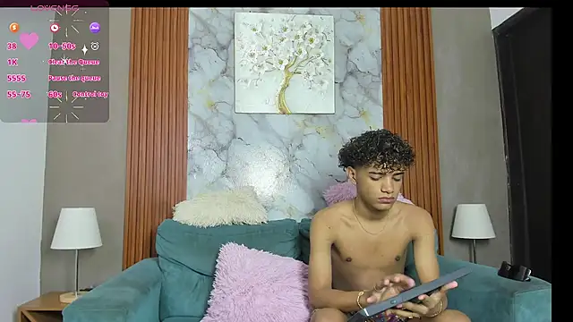 VERY HOT GUYS online show from May 31, 2026, 7:25 am