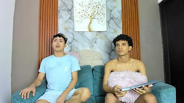 VERY HOT GUYS online show from May 17, 2026, 7:19 am