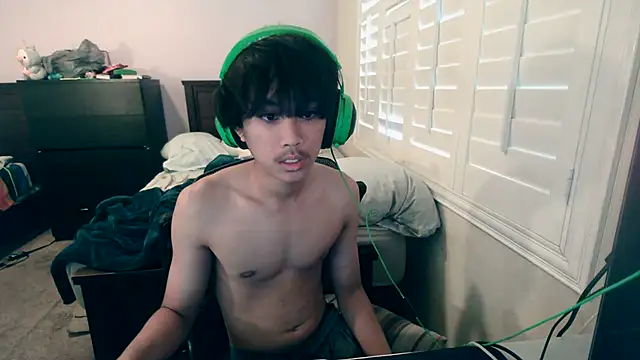 youngasianboy2007 online show from October 13, 2025, 12:45 am