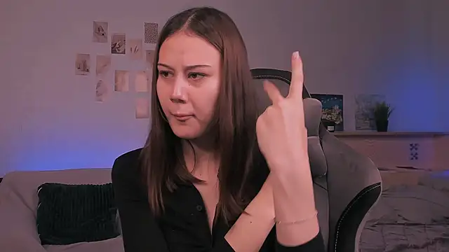 adelle046 online show from October 12, 2025, 8:37 am