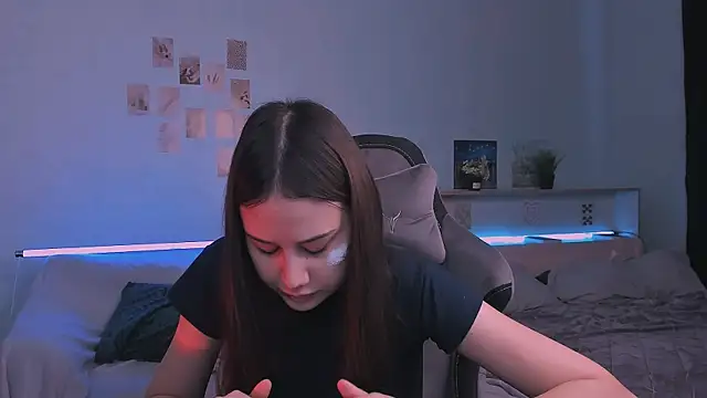 adelle046 online show from November 16, 2025, 9:36 am