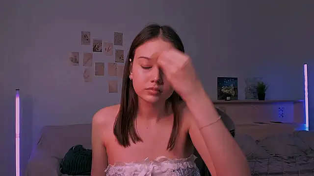 adelle046 online show from November 10, 2025, 12:32 pm