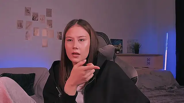 adelle046 online show from October 14, 2025, 12:28 pm