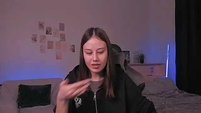 adelle046 online show from October 20, 2025, 10:49 am