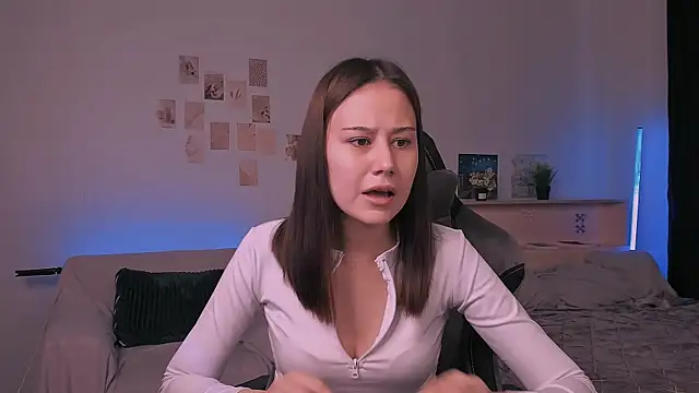 adelle046 online show from October 18, 2025, 9:22 am