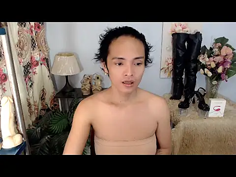 xAsianTOPModelx online show from May 22, 2026, 4:05 pm