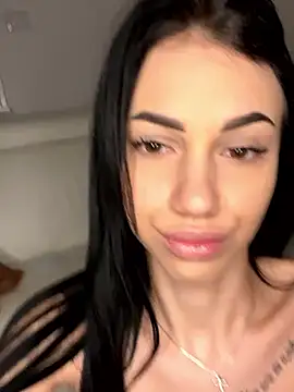 Snapshot of ilariea_girl chatting on January 8, 2026, 11:22 pm ilariea girl online show from January 8, 2026, 11:22 pm