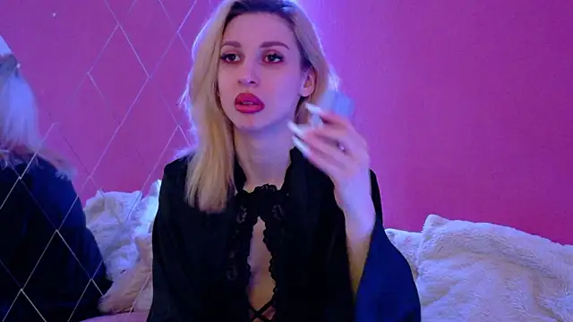 Snapshot of Sia_a chatting on February 12, 2026, 6:35 am Sia a online show from February 12, 2026, 6:35 am