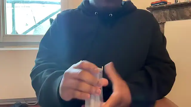 nanaisbackk online show from March 26, 2026, 5:44 pm