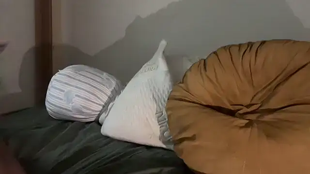 nanaisbackk online show from October 19, 2025, 12:30 pm