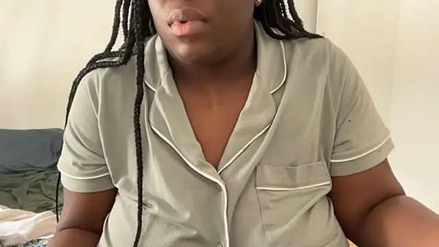 nanaisbackk online show from April 5, 2026, 12:45 pm