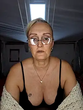 Snapshot of Jenny_Blum chatting on November 19, 2025, 11:54 am Jenny Blum online show from November 19, 2025, 11:54 am