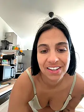 LaPetiteKim online show from October 30, 2025, 9:18 am