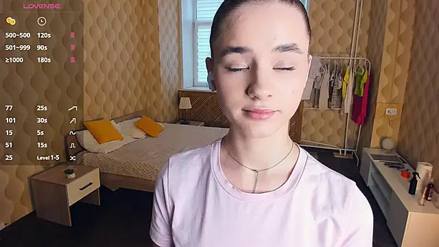 JinnyMcie online show from November 29, 2025, 10:04 am