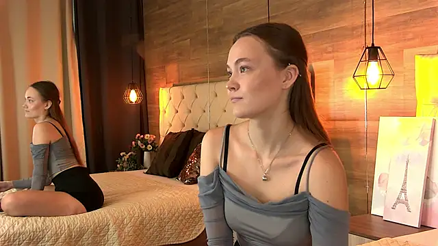 EmmaCamm online show from November 9, 2025, 9:35 am