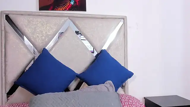 mia fox4 online show from November 5, 2025, 2:31 pm