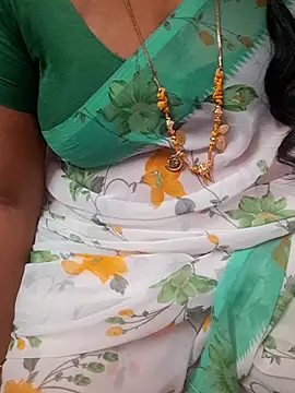 Snapshot of Tamil_Ammani chatting on April 5, 2026, 8:32 am Tamil Ammani online show from April 5, 2026, 8:32 am