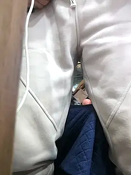 chougegg0214 online show from October 27, 2025, 5:08 am