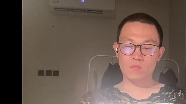 Snapshot of yewuzhibb chatting on September 30, 2025, 8:26 pm yewuzhibb online show from September 30, 2025, 8:26 pm