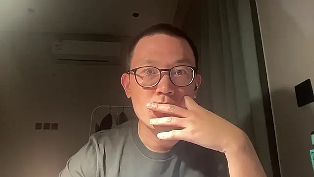 Snapshot of yewuzhibb chatting on October 1, 2025, 3:27 pm yewuzhibb online show from October 1, 2025, 3:27 pm