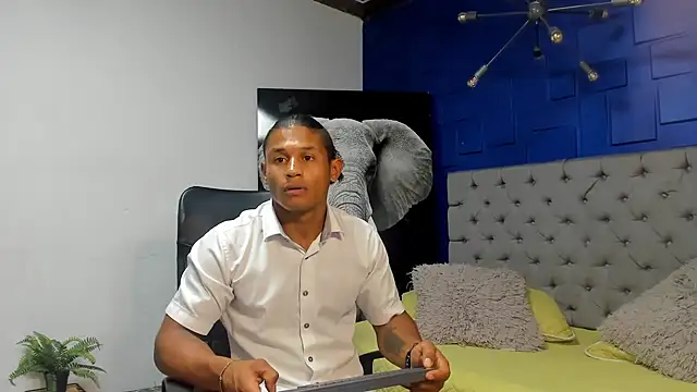 Snapshot of casike1 chatting on October 7, 2025, 11:28 pm casike1 online show from October 7, 2025, 11:28 pm