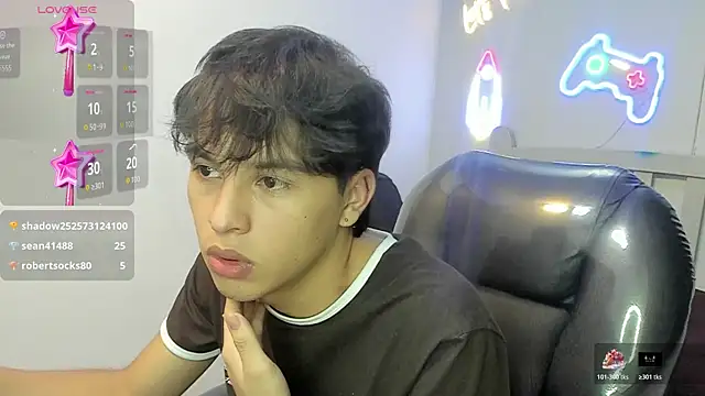 StiwenTwink online show from January 13, 2026, 11:25 am