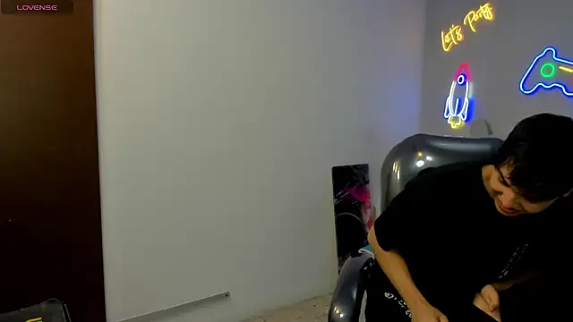 StiwenTwink online show from November 8, 2025, 2:20 pm