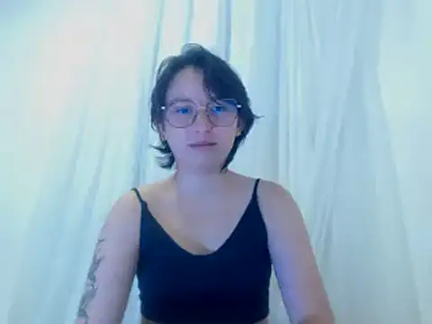 Klaret Toy online show from January 14, 2026, 9:40 pm