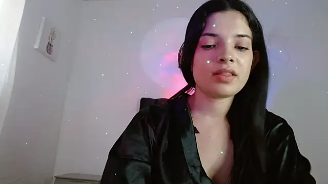 ManuelaDelgado online show from October 7, 2025, 8:32 pm