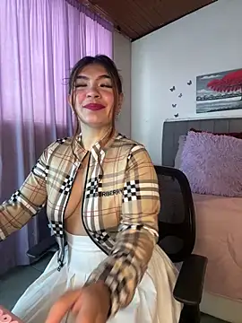 Antonella  b online show from December 22, 2025, 2:50 pm