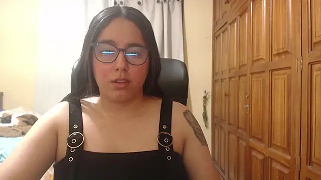 Venus cat  online show from June 23, 2026, 1:36 am