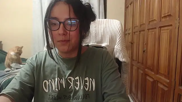 Venus cat  online show from February 20, 2026, 6:26 am