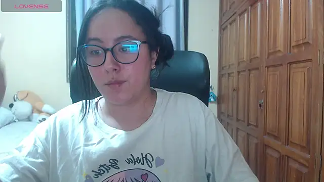 Venus cat  online show from January 8, 2026, 4:40 am